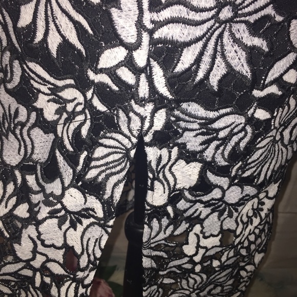 NWT Romeo + Juliet Couture cold shoulder dress - Picture 12 of 16